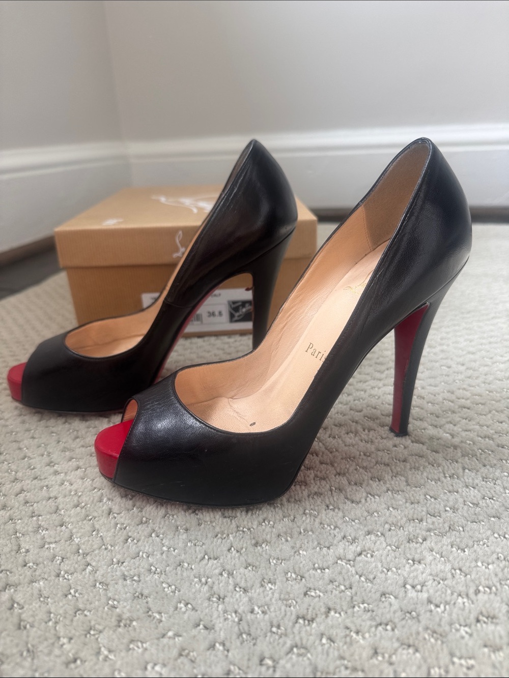 Christian Louboutin Very Prive 120 Peep Toe Platform iconic red/bkack 36.5